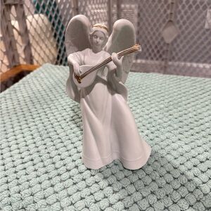 Enesco White Bisque Porcelain 1987 Angel Ornament by G.G Santiago Tendernest